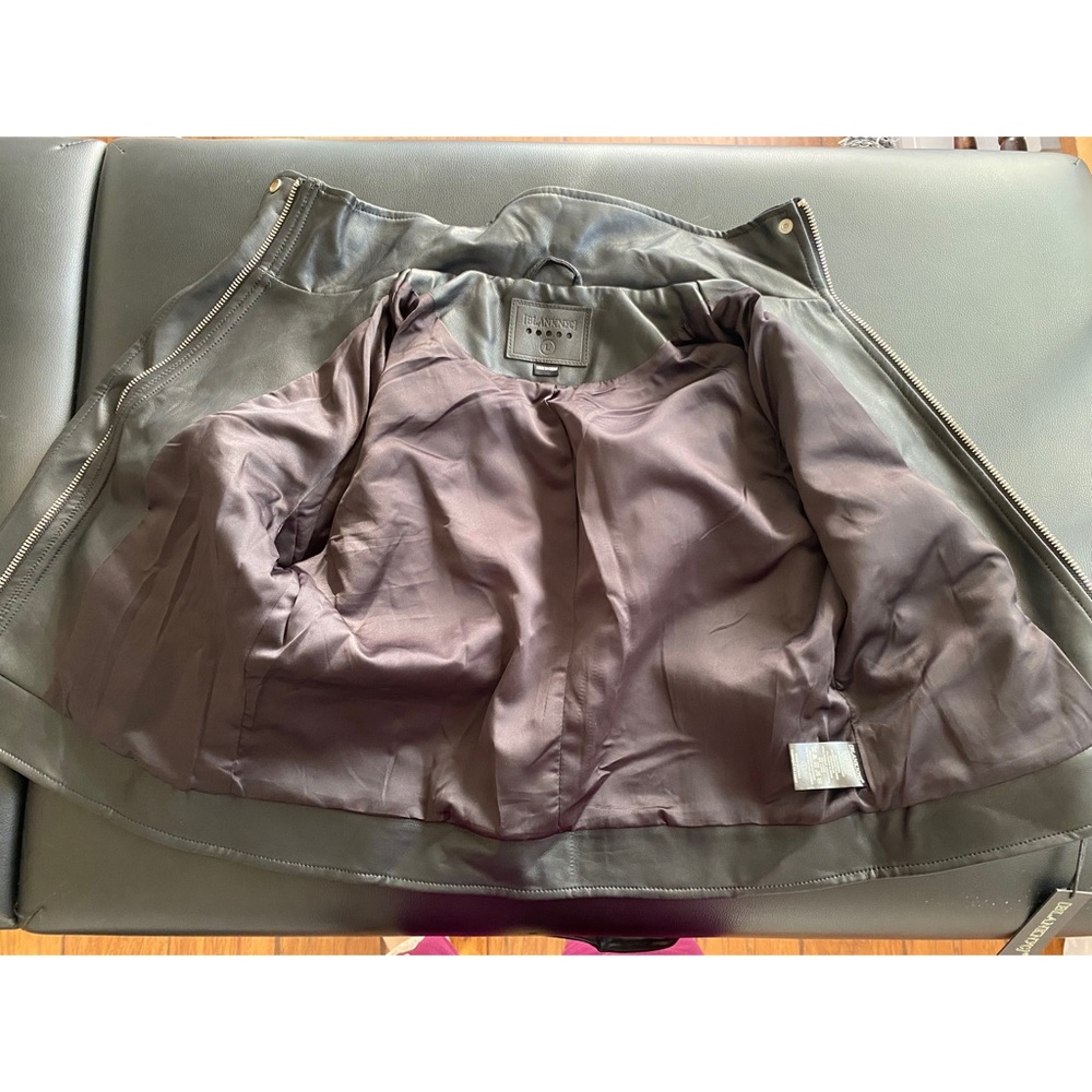 SOLD ON DEPOP - Picture 7 of 12